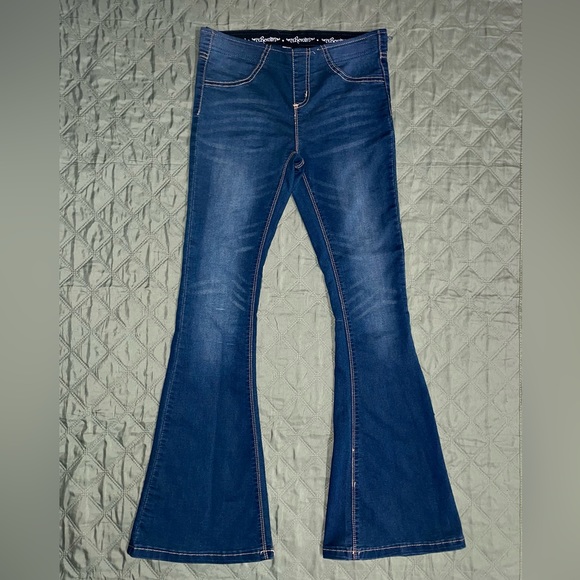 REVOLT Pull-On Flare Jeans, Medium Blue wash with Fading, size 5, LIKE NEW - Picture 4 of 11